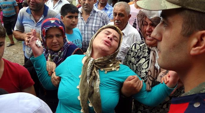 Şehit annesi yürek dağladı: 'Ne olur oğlun ölmedi deyin'