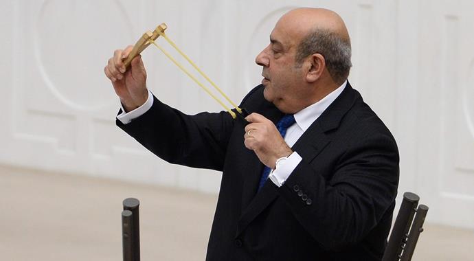 Hasip Kaplan Başbakan Yardımcılarına sapan çekti