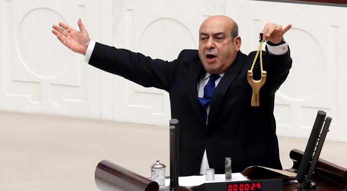 Hasip Kaplan Başbakan Yardımcılarına sapan çekti