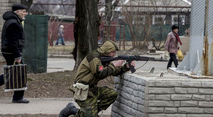 Ukrayna'da halk çatışmalara alıştı Ukrayna'da halk çatışmalara alıştı