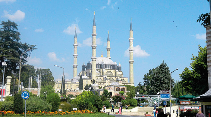 Trakya Üniversitesi Rektörü Prof. Dr. Yener Yörük: Balkanlar'ın öncüsüyüz