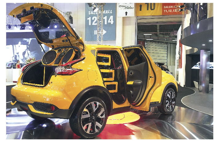 Örtülerini İstanbul'da açtılar