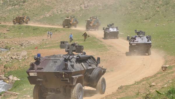 Yüksekova'da gergin anlar...