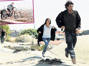 Özcan Deniz James Bond'a özendi