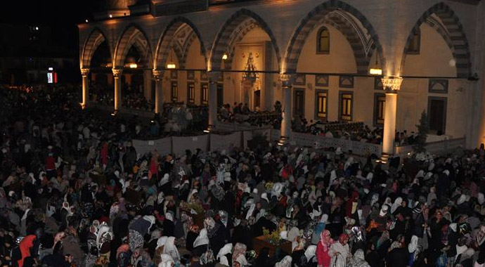 2015 Kadir Gecesi / TESBİH NAMAZI NASIL KILNIR (Kadir Gecesi Neler Yapılmalı) 2015 Kadir Gecesi / TESBİH NAMAZI NASIL KILNIR (Kadir Gecesi Neler Yapılmalı)