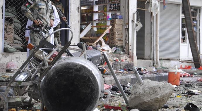 Afganistan'da patlama: 33 ölü, en az 100 yaralı Afganistan'da patlama: 33 ölü, en az 100 yaralı