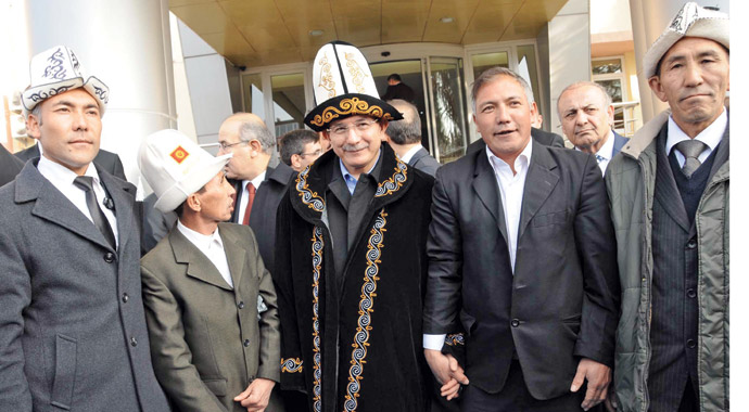 Davutoğlu: Erdoğan ile ilişkimize kimseyi karıştırmam