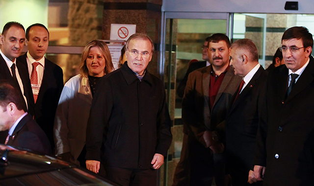 AK Parti'li Mehmet Ali Şahin'in eşi hayatını kaybetti AK Parti'li Mehmet Ali Şahin'in eşi hayatını kaybetti