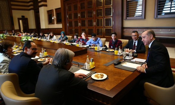 Cumhurbaşkanı kamplardaki çocukları kabul etti