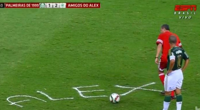 Efsanevi isim Alex de Souza jübilesini yaptı Efsanevi isim Alex de Souza jübilesini yaptı