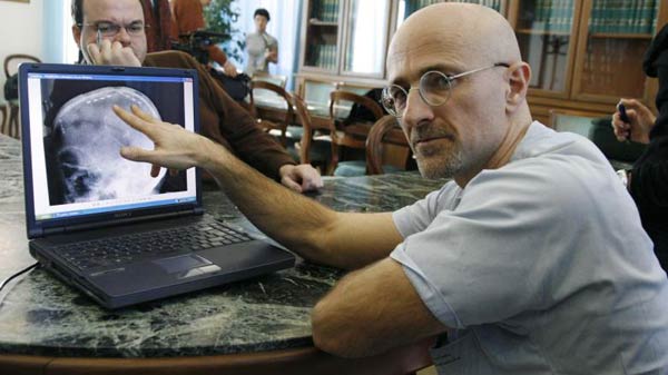 Kafasının kesilmesi için gün sayıyor Kafasının kesilmesi için gün sayıyor