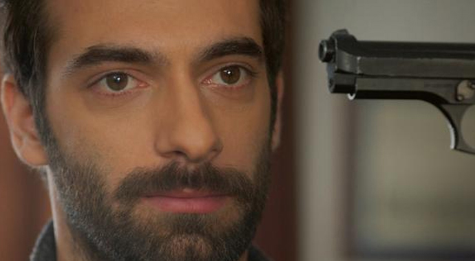 Azra Akın o dizide oynayacak Azra Akın o dizide oynayacak