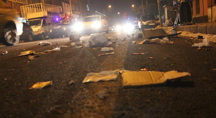 AK Parti İl Başkanlığı önüne bomba paniği AK Parti İl Başkanlığı önüne bomba paniği