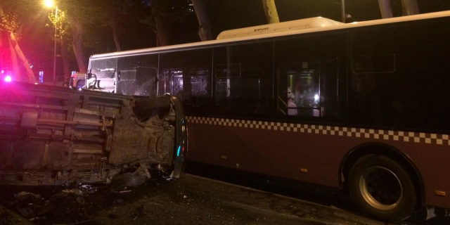 Dolmabahçe'de feci kaza: 2 ölü, 7 yaralı Dolmabahçe'de feci kaza: 2 ölü, 7 yaralı