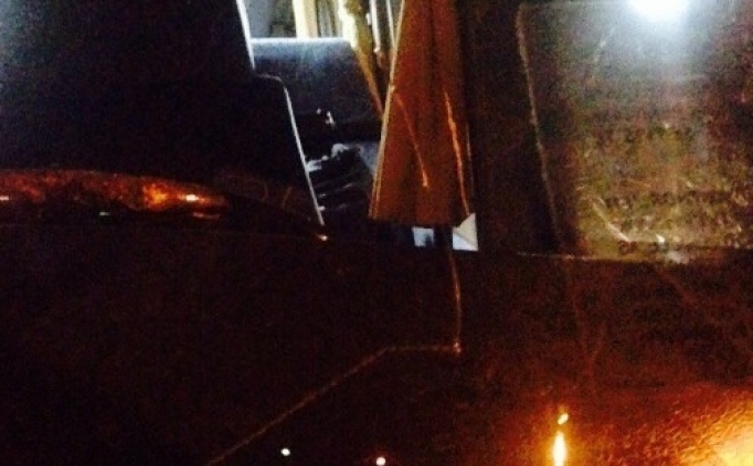 Rizespor otobüsüne taşlı saldırı! Rizespor otobüsüne taşlı saldırı!