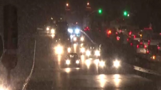 İstanbul'da kar yağışı başladı! İstanbul'da kar yağışı başladı!