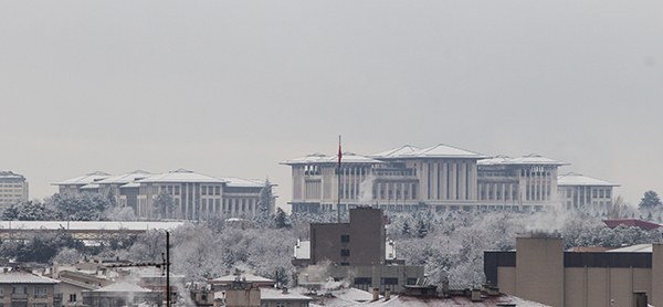 İstanbul'da kar yağışı başladı! İstanbul'da kar yağışı başladı!