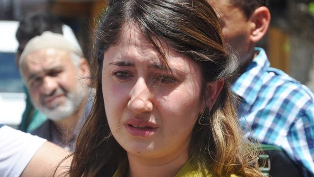 Kadın sürücünün gözyaşları