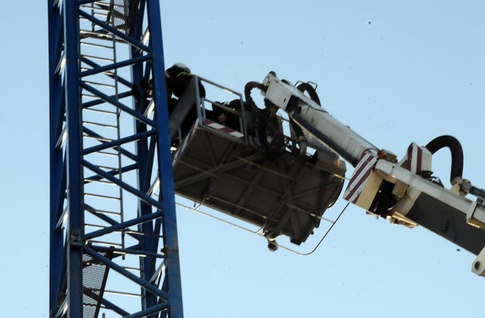 İntihar için çıkmıştı, çok korkunca polisi aradı
