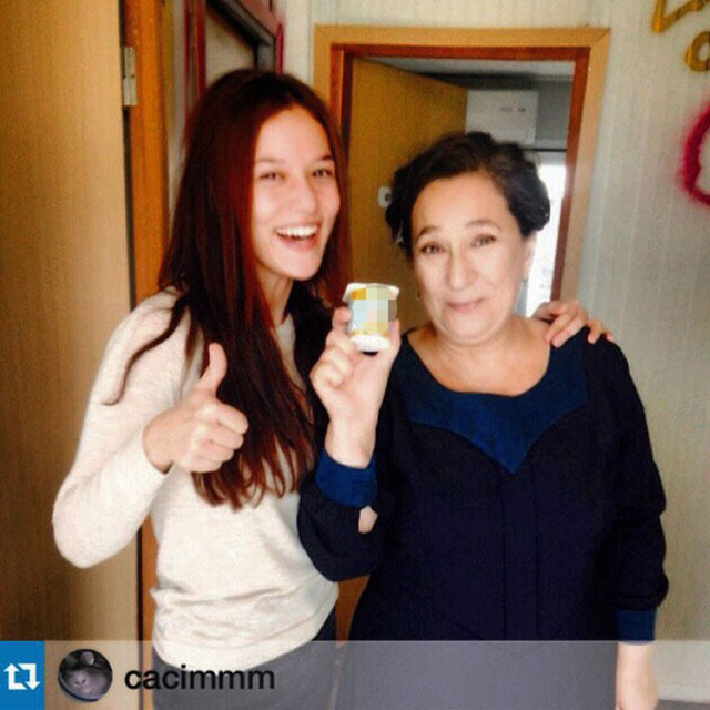 Fahriye Evcen makyajsız halini paylaştı