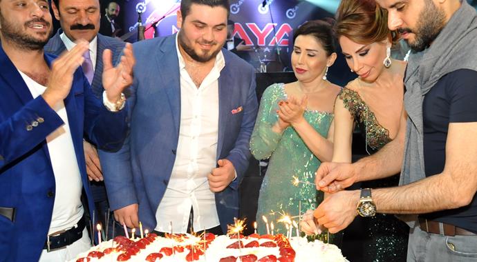 Emre Karakaya'ya sürpriz doğum günü Emre Karakaya'ya sürpriz doğum günü