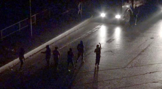 PKK'dan AK Parti Cizre binasına bombalı saldırı PKK'dan AK Parti Cizre binasına bombalı saldırı