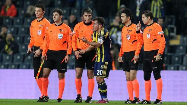 İsmail Kartal'ın bahsettiği hakem amatör kümede İsmail Kartal'ın bahsettiği hakem amatör kümede