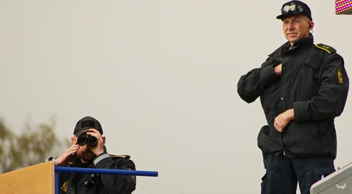 Başbakan, 1 Mayıs konuşmasının ardından protestoculardan kaçırıldı Başbakan, 1 Mayıs konuşmasının ardından protestoculardan kaçırıldı