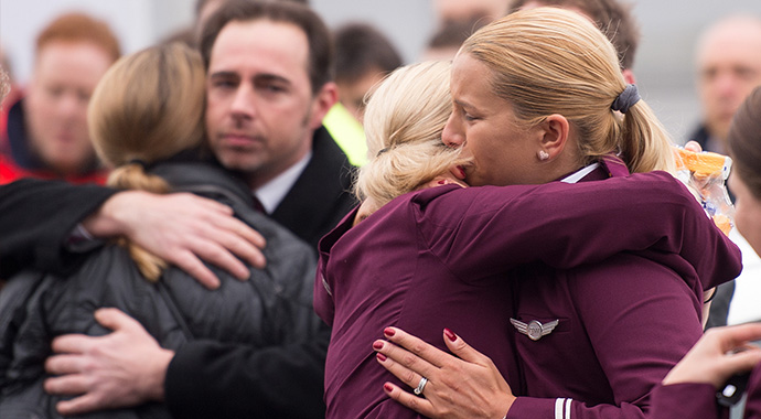 Valls: 'Enkazdaki arama çalışmaları uzun sürebilir' Valls: 'Enkazdaki arama çalışmaları uzun sürebilir'