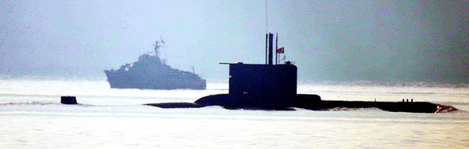 Yunan tacizine Türk denizaltından şaşırtan hamle! Yunan tacizine Türk denizaltından şaşırtan hamle!