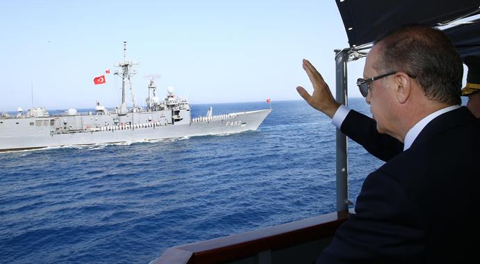 Erdoğan tatbikatı başkomutan olarak izledi Erdoğan tatbikatı başkomutan olarak izledi