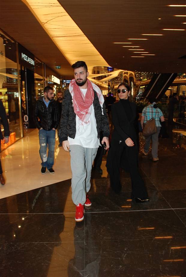 İdo tarzıyla yine şaşırttı İdo tarzıyla yine şaşırttı