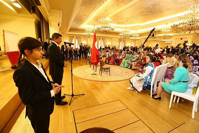 Ahmet Davutoğlu'nun minik koruması Ece