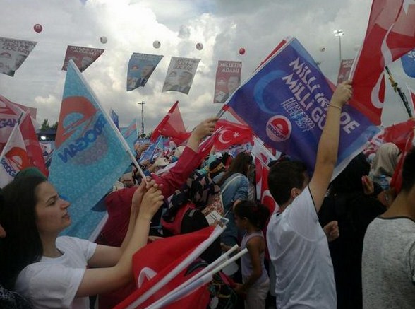 AK Parti'nin İstanbul mitingi için yüz binlerce kişi toplanıyor