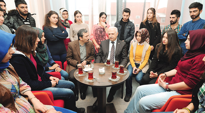 Atatürk Üniversitesi Rektörü Prof.Dr.Hikmet Koçak: Şark'ın bilim merkeziyiz Atatürk Üniversitesi Rektörü Prof.Dr.Hikmet Koçak: Şark'ın bilim merkeziyiz