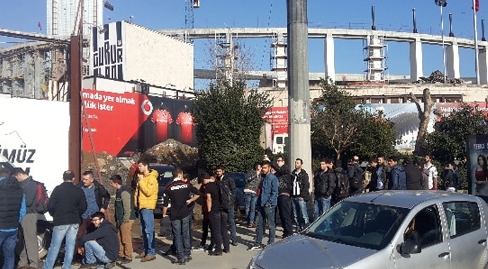 Beşiktaş taraftarı bilet kuyruğunda Beşiktaş taraftarı bilet kuyruğunda