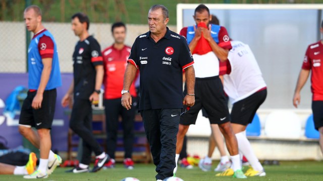 Fatih Terim taraftarlara seslendi: 'Kırmızı ile gel, beyaz ile gel'