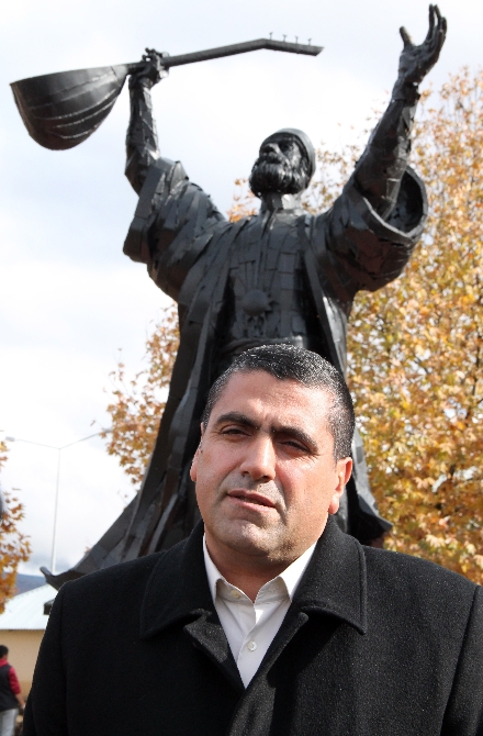 Aleviler Başbakan Davutoğlu'nu bekliyorlar