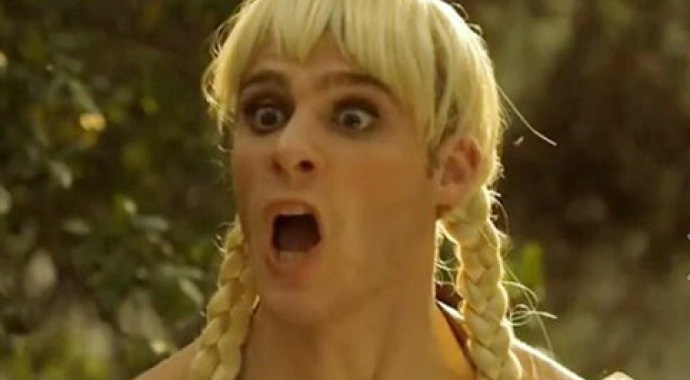 Kerem Bürsin Gratel oldu Kerem Bürsin Gratel oldu