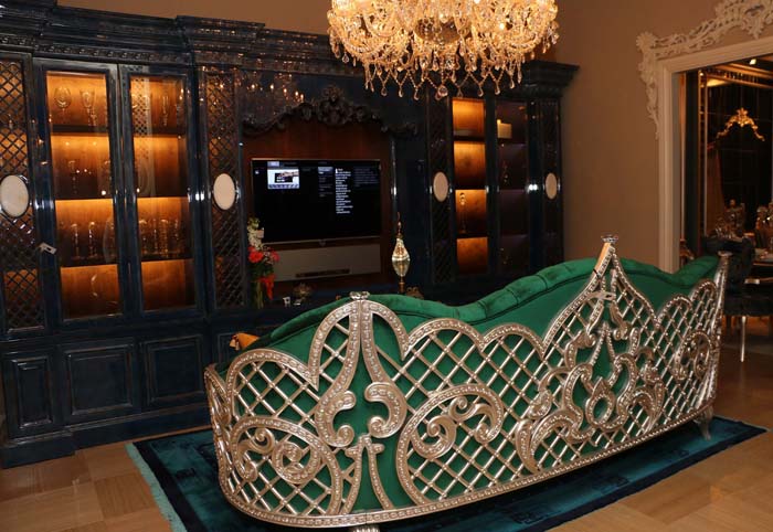 Mobilya fuarındaki 110 bin dolarlık koltuk dudak uçuklattı! Mobilya fuarındaki 110 bin dolarlık koltuk dudak uçuklattı!