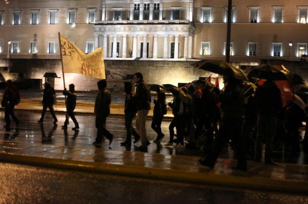Yunanistan fena karıştı! Yunanistan fena karıştı!