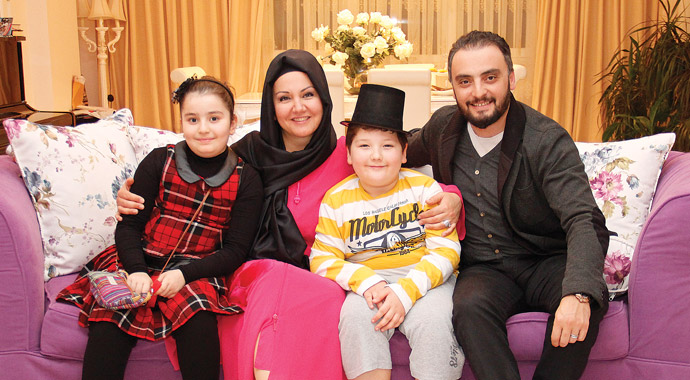 İkbal Gürpınar: Açlıktan ölsem evlilik programı sunmam İkbal Gürpınar: Açlıktan ölsem evlilik programı sunmam