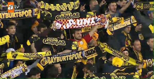 Fenerbahçe-Bayburt maçında bayrak gerginliği Fenerbahçe-Bayburt maçında bayrak gerginliği