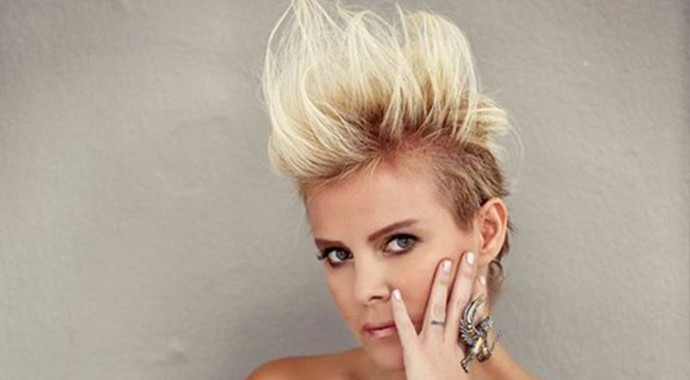 Ömür Gedik'in 2015 imajı şaşırttı Ömür Gedik'in 2015 imajı şaşırttı