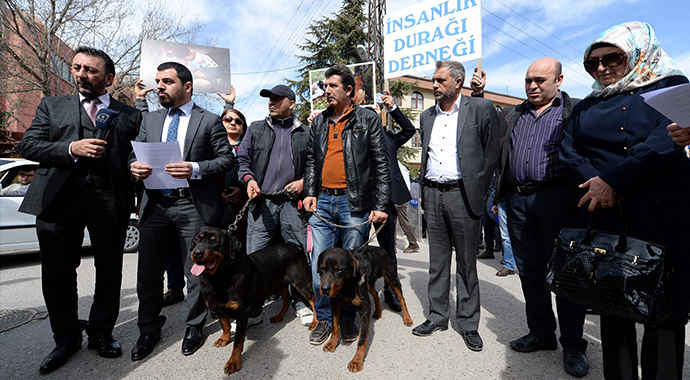 İsrail Büyükelçiliği önünde protesto