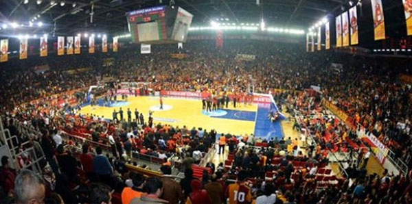 Galatasaray'a 3 maç ceza!