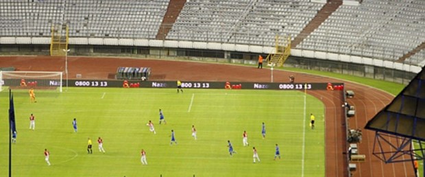 Milli maçta "gamalı haç" krizi Milli maçta "gamalı haç" krizi