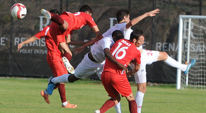 Hakemlere kızıp ligden çekildiler