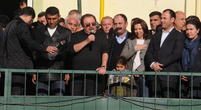 Hatip Dicle, Cizrelilere Öcalan'ın mesajını iletti Hatip Dicle, Cizrelilere Öcalan'ın mesajını iletti
