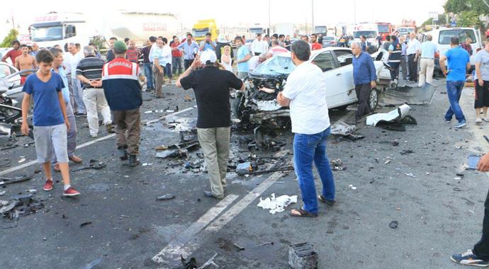 Tekirdağ'da zincirleme kaza: 3 ölü, 9 yaralı